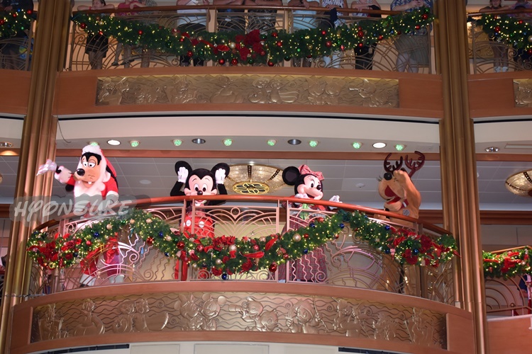 ディズニードリーム号(DCL)クリスマスツリー点灯式「Mickey's Tree Lighting Magic」