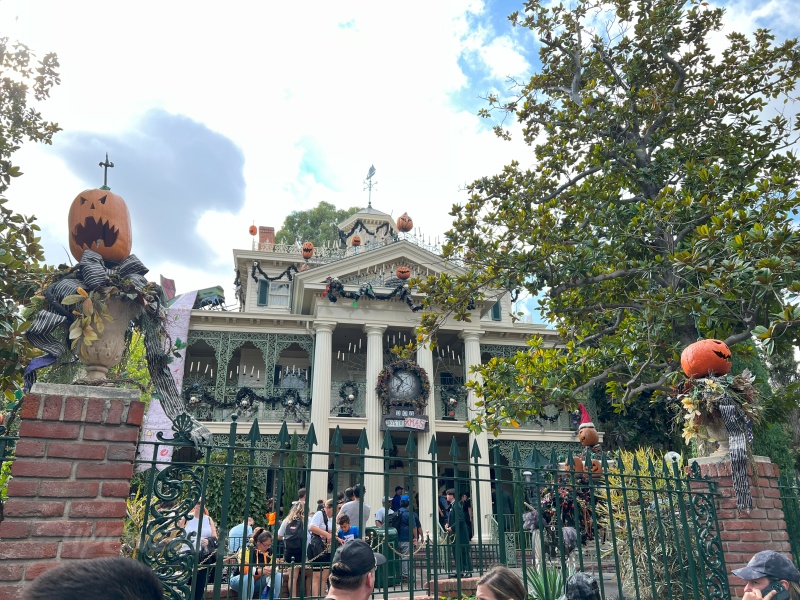 ホーンテッドマンション(Haunted Mansion)　ホリデーバージョン　アナハイムディズニー