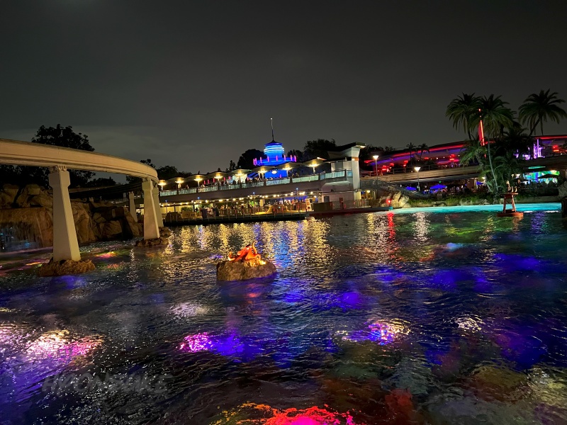 ディズニーランドリゾート　夜景