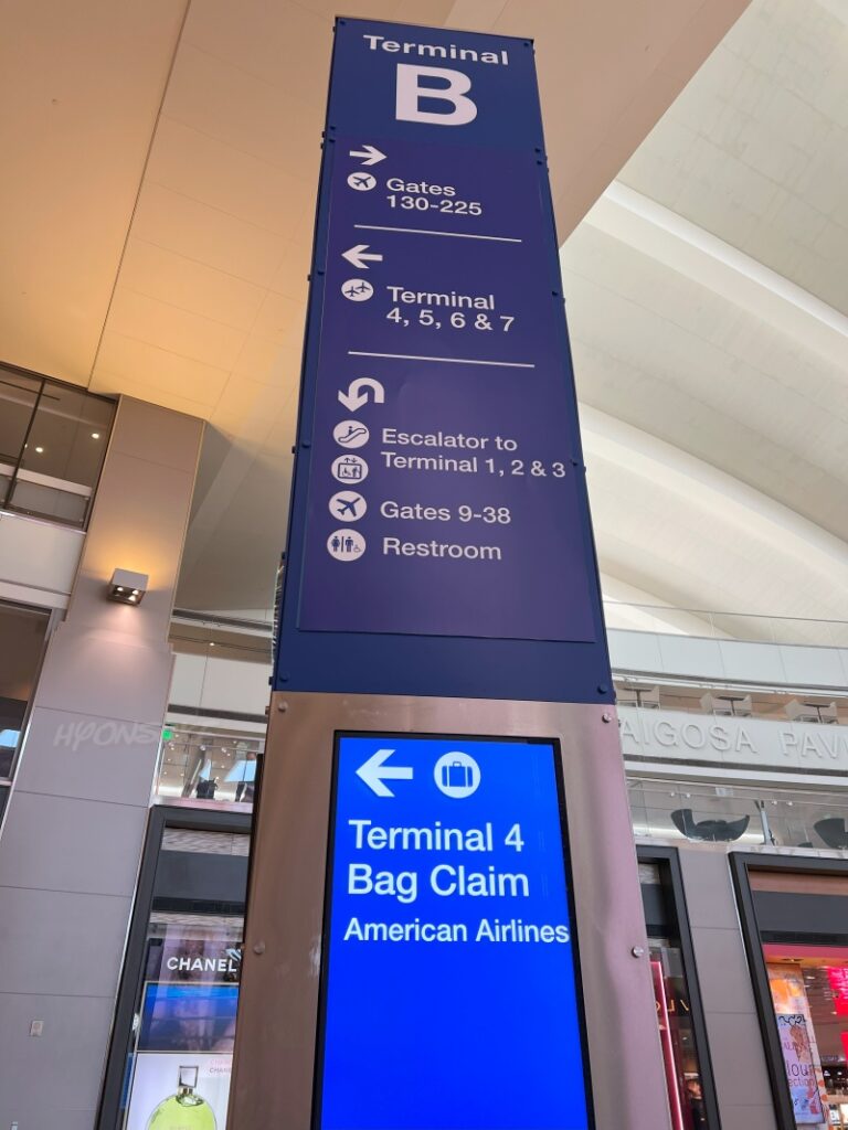 ロサンゼルス空港(LAX)