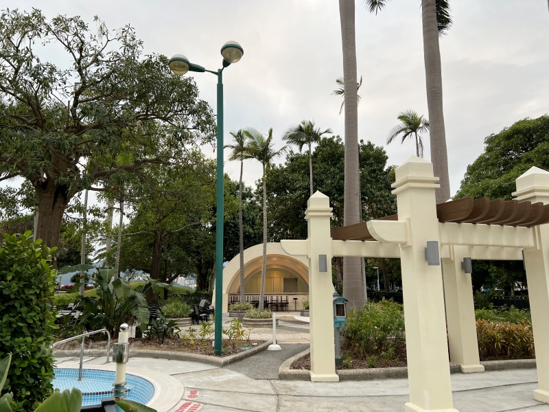 ディズニーハリウッドホテル(Disney’s Hollywood Hotel) 庭園 外観