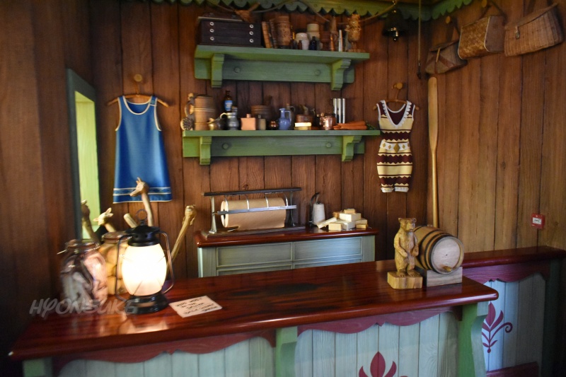 ワールドオブフローズン(World Of Frozen)アトラクション「ワンダリング・オーケンズ・スライディング・スレイ(Wandering Oaken’s Sliding Sleighs)」