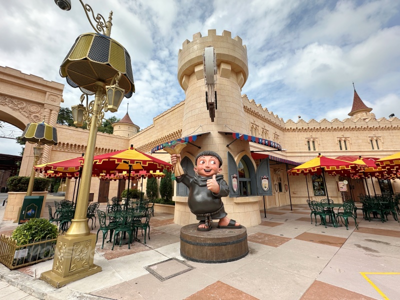 ユニバーサルスタジオシンガポール　「遠い遠い国(Far Far Away)」シュレック