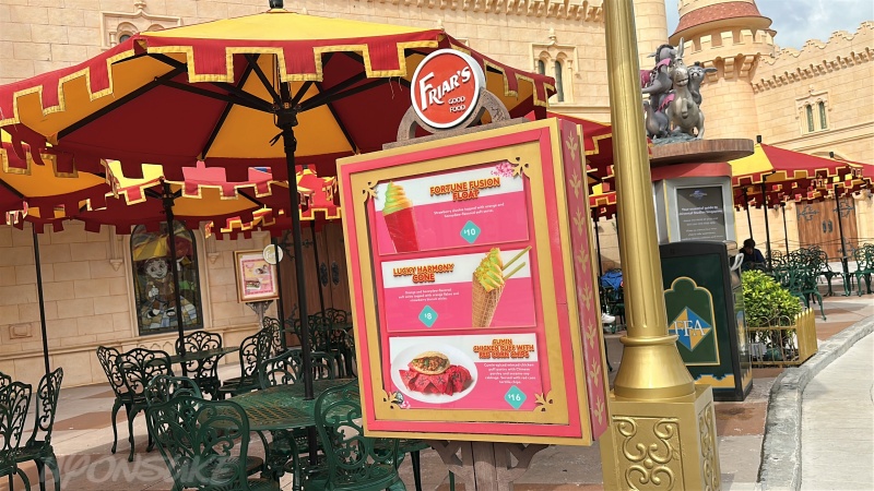 ユニバーサルスタジオシンガポール　「遠い遠い国(Far Far Away)」シュレック