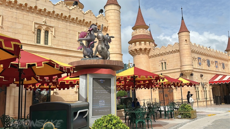 ユニバーサルスタジオシンガポール　「遠い遠い国(Far Far Away)」シュレック