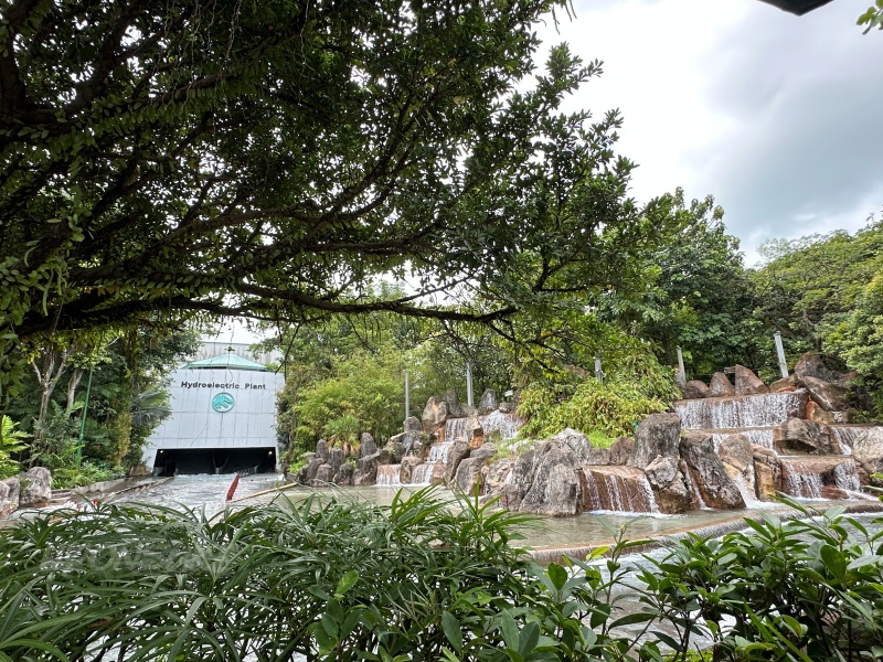 「ロストワールド(The Lost World)」　「ジュラシックパーク ラピッズ アドベンチャー(Rapids Adventure)」