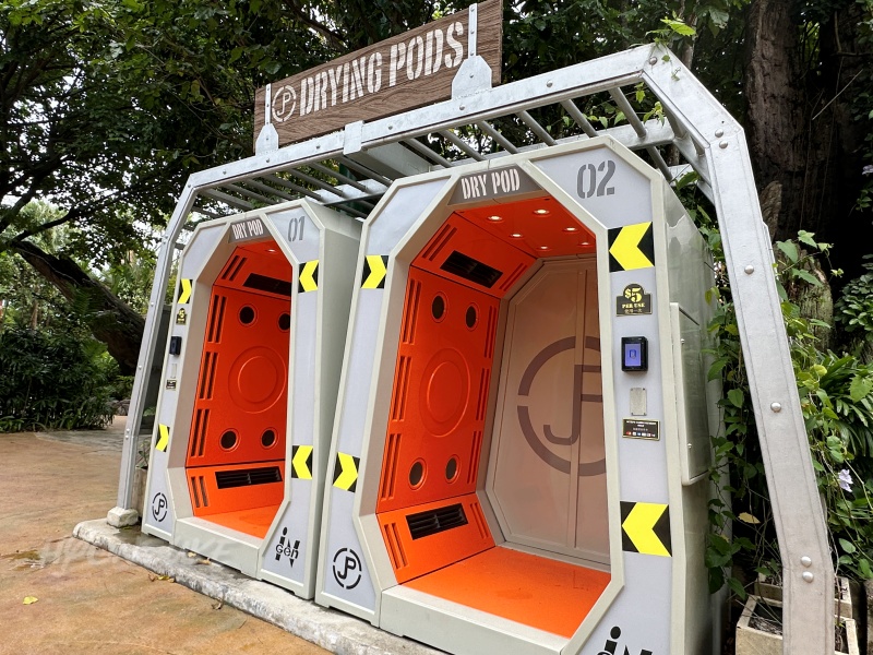 「ロストワールド(The Lost World)」　「ジュラシックパーク ラピッズ アドベンチャー(Rapids Adventure)」