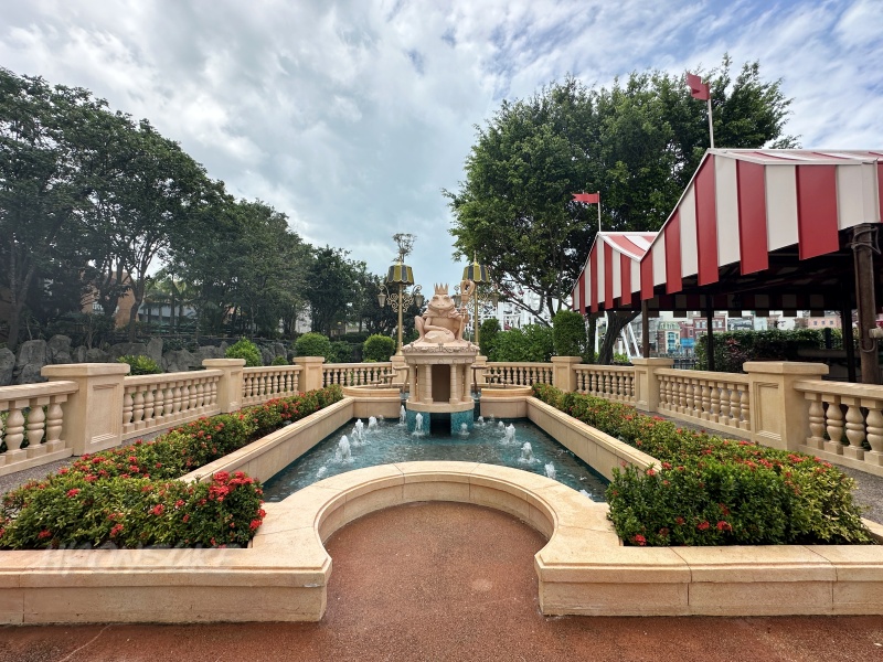 ユニバーサルスタジオシンガポール　「遠い遠い国(Far Far Away)」シュレックワッフル