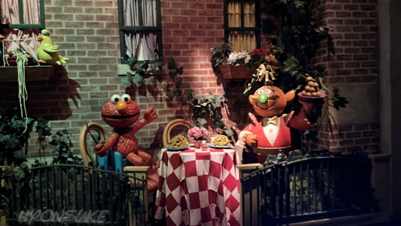 ユニバーサルスタジオシンガポール　「セサミストリート スパゲッティ スペース チェイス(Sesame Street Space Chase)」